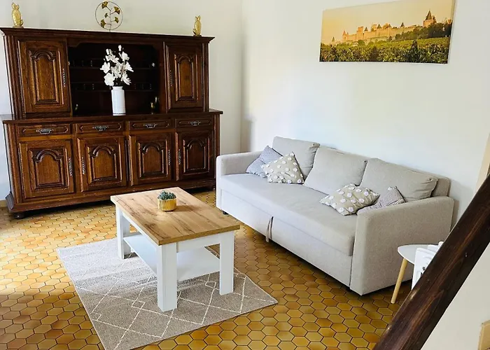 Maison Proche De La Cite Avec Jardin
